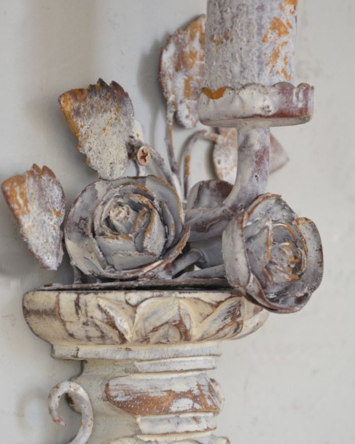 壁付けブラケット　照明・ライティング　お洒落な壁付け照明、フランスからきたウォールブラケット（Ｅ14シャンデリア球1個付）Wall Lamp Procope。フランスらしいアンティーク風の可愛いデザインに思わず微笑んでしまいます。(cf-1042)