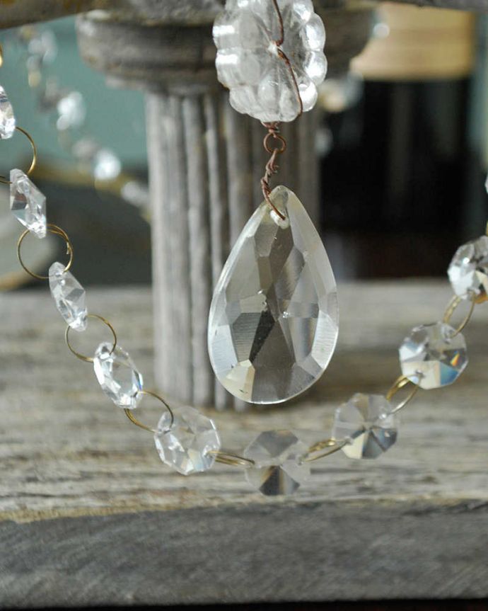 スタンドライト 照明・ライティング お部屋を華やかに彩るビーズのスタンド、フランスのテーブルランプ(E14型電球付)(Lamp Varsailles)。気分はまるでベルサイユ大きなガラスと小さなガラスの美しいコラボ。(cf-1048)