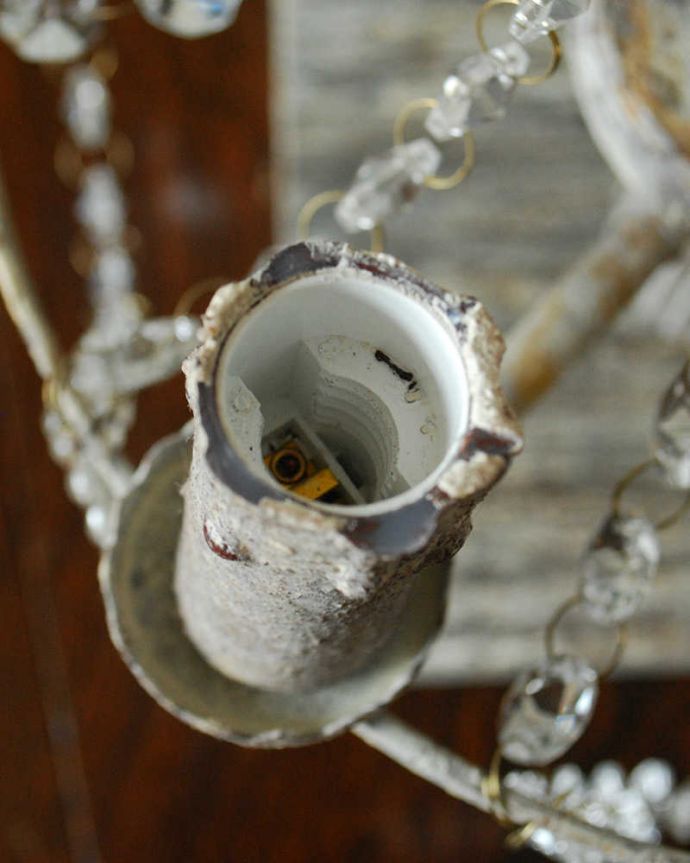 スタンドライト 照明・ライティング お部屋を華やかに彩るビーズのスタンド、フランスのテーブルランプ(E14型電球付)(Lamp Varsailles)。ソケット部分は日本仕様日本仕様の口金サイズ「E14型」対応です。(cf-1048)