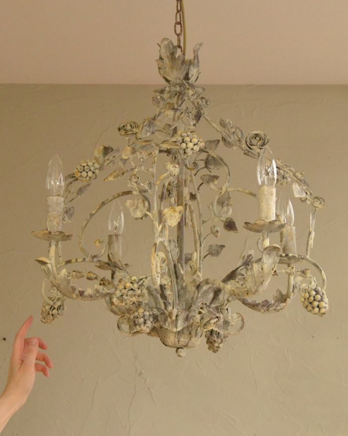 照明・ライティング　フランス輸入の照明、お洒落なシャンデリア（Ｅ14シャンデリア球4個付）Chandelier Bacchanale。。(cf-1052)