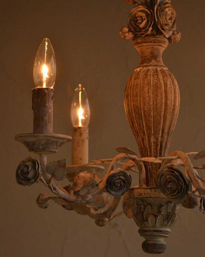 シャンデリア　照明・ライティング　フランス輸入の照明、お洒落なシャンデリア（Ｅ14シャンデリア球4個付）Chandelier Pierre de Ronsard。。(cf-1053)