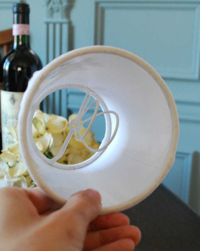 シャンデリア球のシェード　照明・ライティング　フランスから届いた小さなシェード、刺繍が可愛いクリップシェード 。クリップタイプです電球にはめ込んで固定するだけ。(cf-1084)