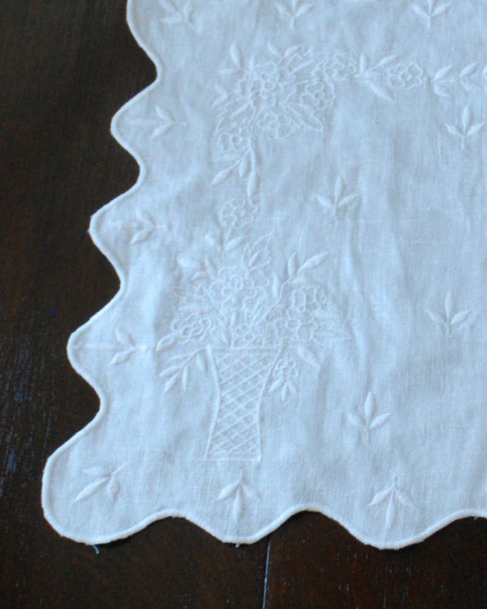 ダイニング雑貨 インテリア雑貨 フランスから届いたCoquecigruesのプレイスマット Ancolie Ivorie。何枚あっても便利に優雅に使えます女性らしい優雅さたっぷりのデザインはやっぱりフランスらしさ。(cf-1175)