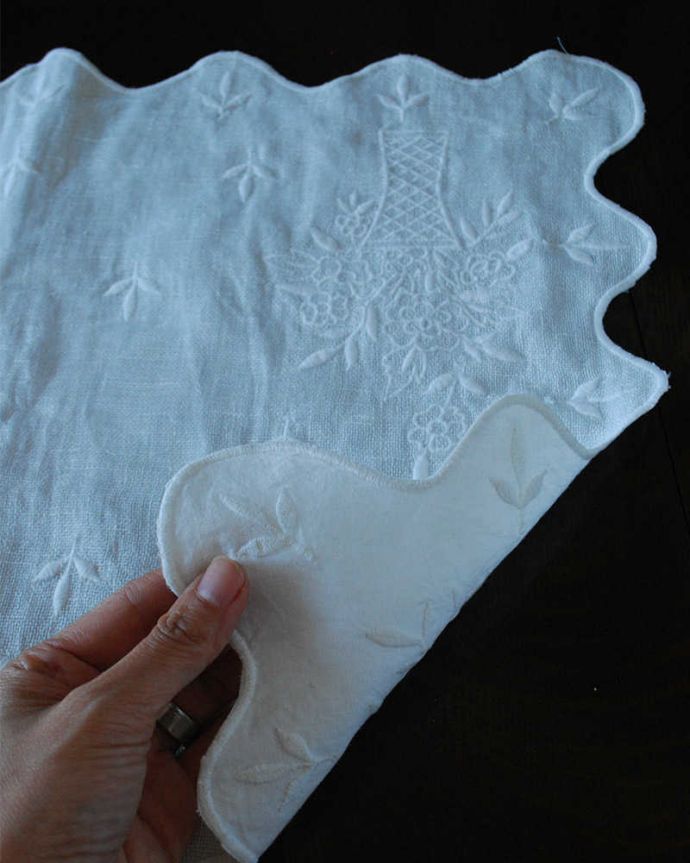 ダイニング雑貨 インテリア雑貨 フランスから届いたCoquecigruesのプレイスマット Ancolie Ivorie。フランスらしい優雅なデザイン便利に使える大好きなアイテムだからこそ、特にフランスらしく優雅なデザインのものを選んできました。(cf-1175)