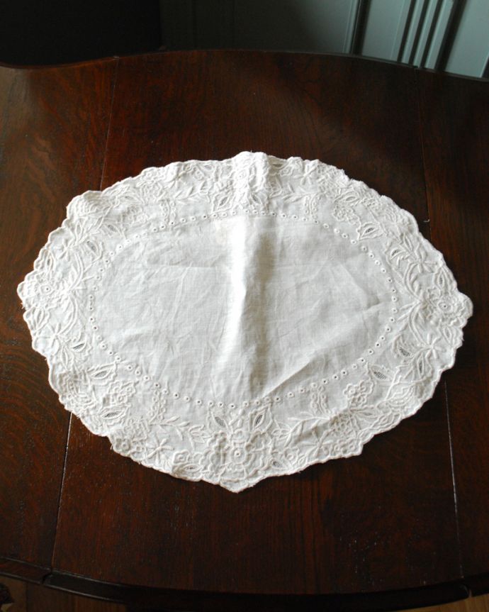 ダイニング雑貨 インテリア雑貨 フランスから届いたCoquecigruesのプレイスマット Ovale Valse ROSE Poudre。上から見ると・・・こんな形。(cf-1181)