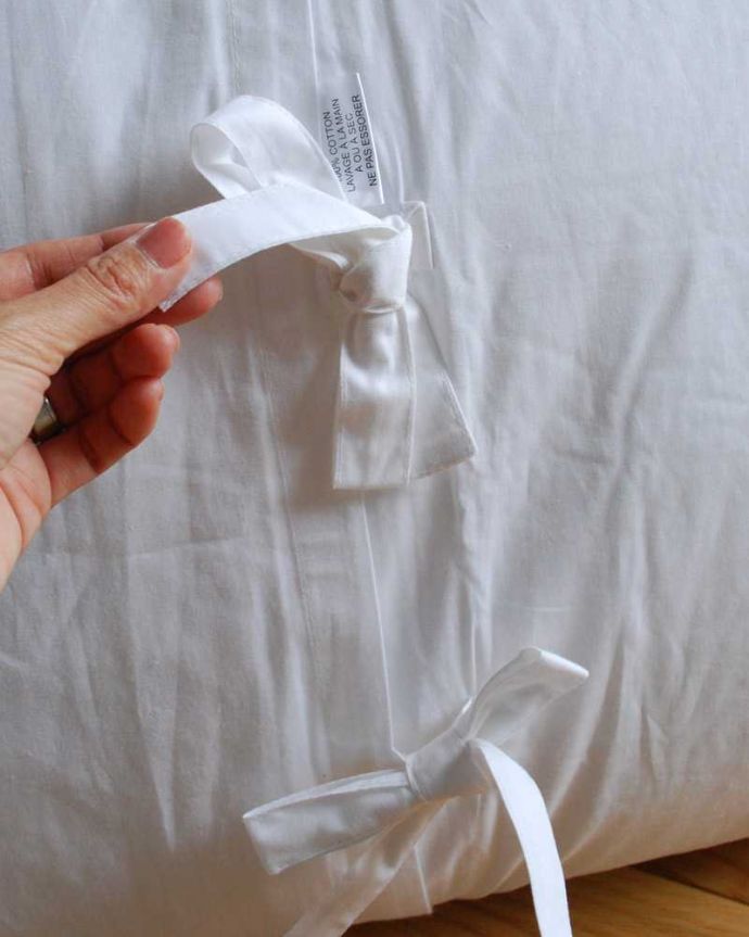 ファブリック(布)雑貨 インテリア雑貨 ポコポコとした優しい布の質感、フランスから届いたクッションカバー(コクシグル) 。使い勝手もバッチリカバーは取り外しもカンタンに出来るので、汚れてもお洗濯も出来て安心です。(cf-1182)