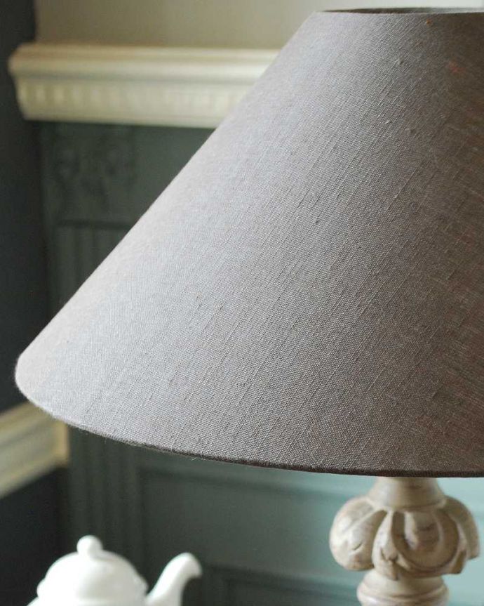 スタンドライト　照明・ライティング　フランスから届いたリネンシェード付きテーブルランプ(E26球付)。。(cf-1208)