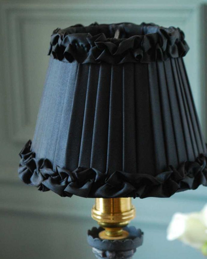 スタンドライト　照明・ライティング　クールなフランスデザインが光る、テーブルランプ(E17シャンデリア球付)。。(cf-1212)