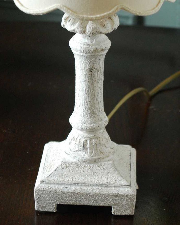 スタンドライト　照明・ライティング　フランスらしいデザインが素敵なテーブルランプ(E17シャンデリア球付)。。(cf-1229)