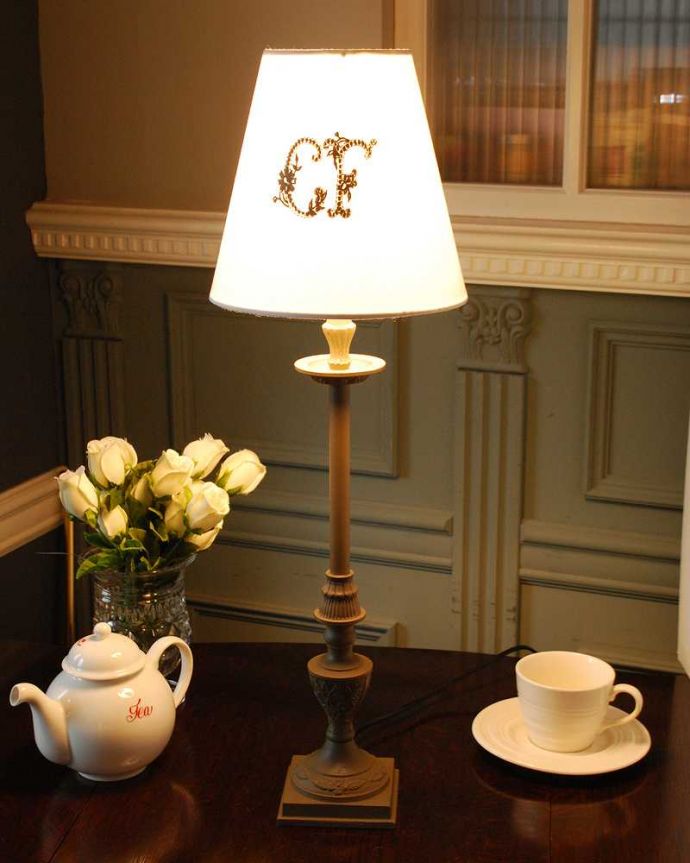 スタンドライト　照明・ライティング　テーブルランプ（シェード付き）。。(cf-1234)