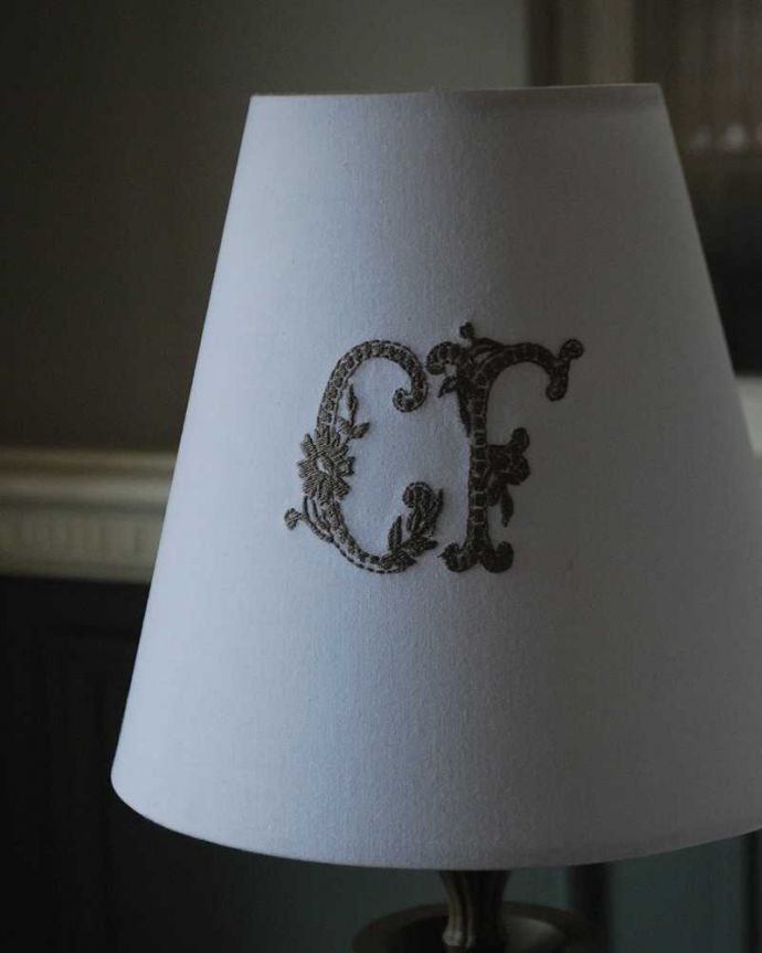 スタンドライト　照明・ライティング　テーブルランプ（シェード付き）。。(cf-1234)