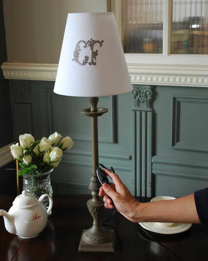 スタンドライト　照明・ライティング　テーブルランプ（シェード付き）。。(cf-1234)