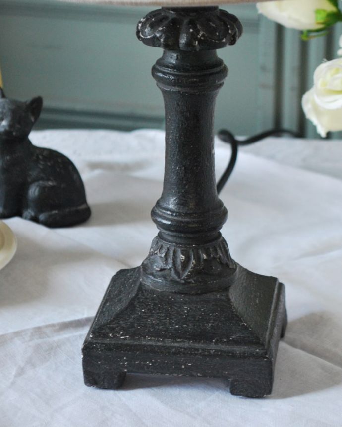 スタンドライト　照明・ライティング　フランスから届いたテーブルランプ、アンティーク風のおしゃれな照明(E17丸球付)。。(cf-1256)