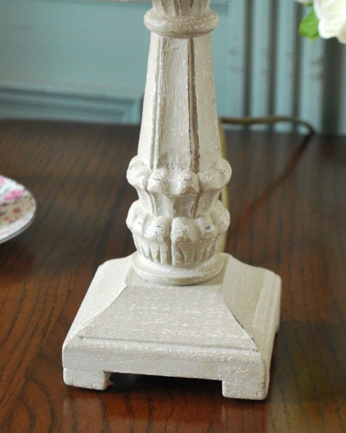 スタンドライト　照明・ライティング　フランスから届いたテーブルランプ、アンティーク風のおしゃれな照明(E17丸球付)。。(cf-1257)