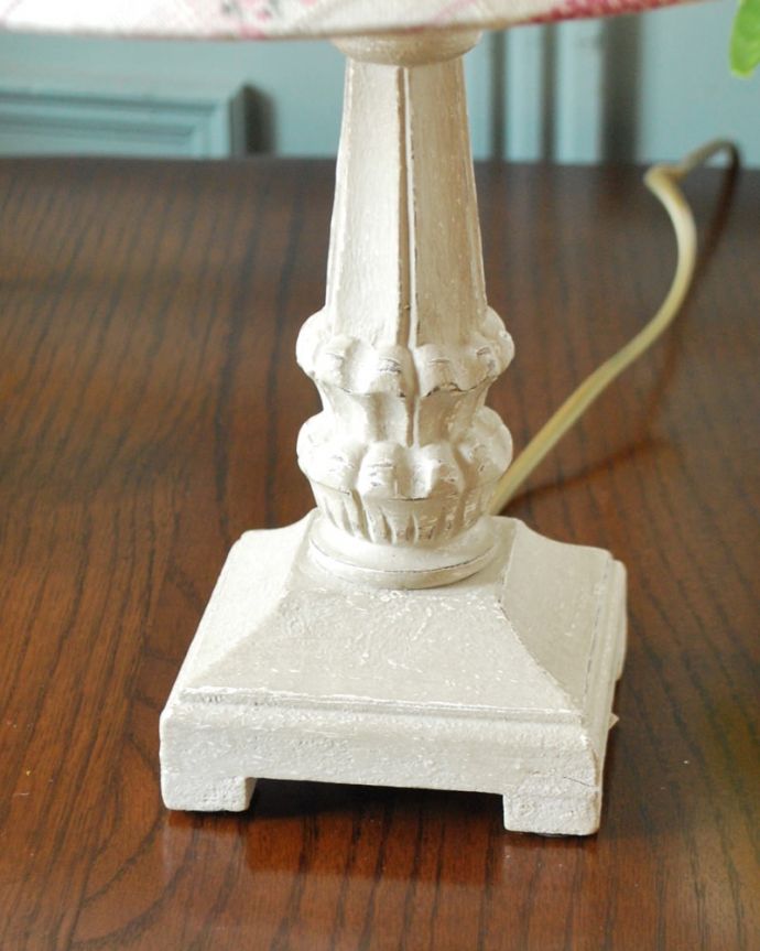 スタンドライト　照明・ライティング　フランスから届いた花柄シェードのテーブルランプ、アンティーク風のおしゃれな照明(E17丸球付)。。(cf-1260)