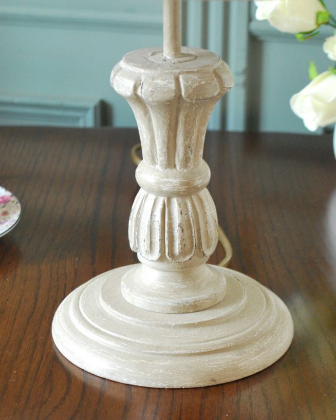 スタンドライト　照明・ライティング　フランスから届いたテーブルランプ、アンティーク風のおしゃれな照明(E26電球付き)。。(cf-1262)