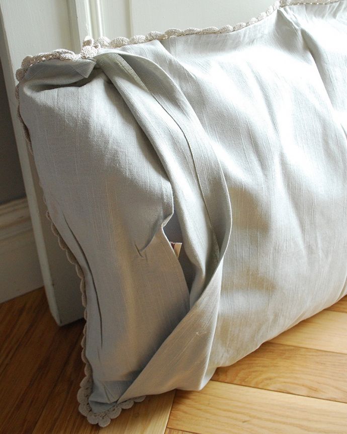 インテリア雑貨 フランス雑貨 コントワール・ドゥ・ファミーユ クッション 70×50BACKREST CUSHION SOLENE BEIGE 使い勝手もバッチリカバーは取り外しもカンタンに出来るので、汚れてもお洗濯も出来て安心です。(cf-1263)