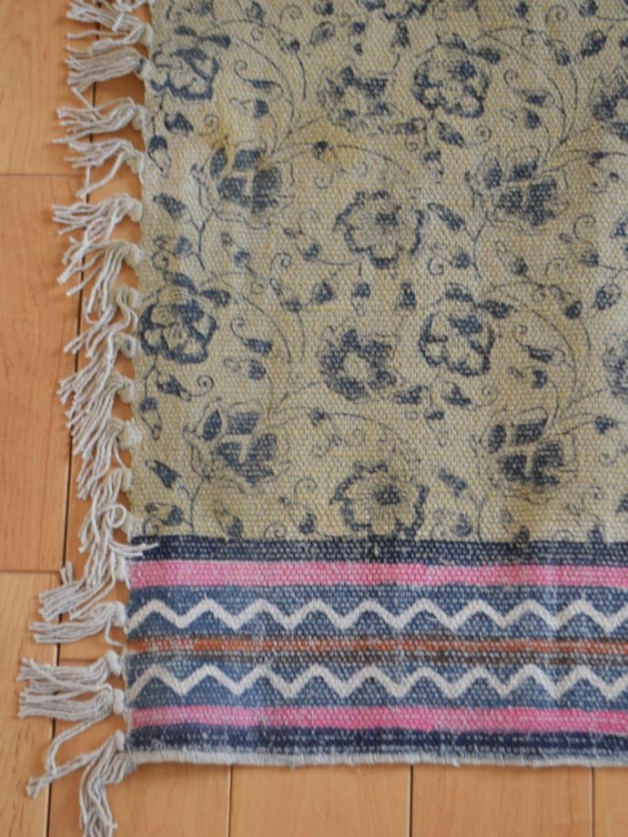 フランスのおしゃれなラグ