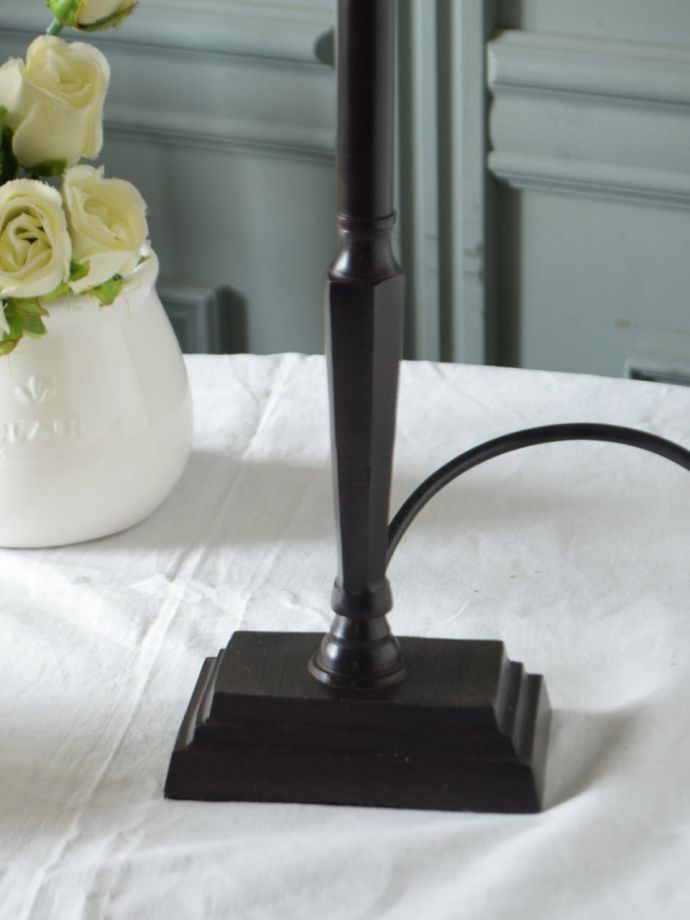 テーブルランプの土台部分