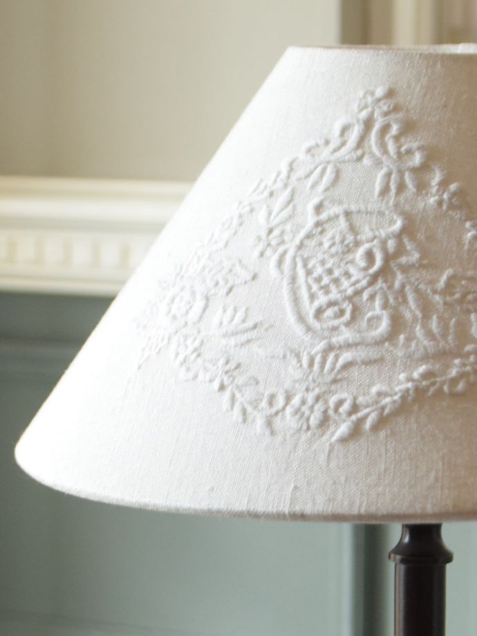 コントワールドファミーユの照明