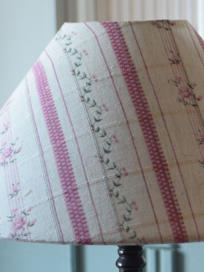 コントワールドファミーユの照明