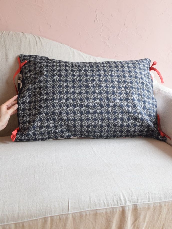 コントワールドファミーユのクッション