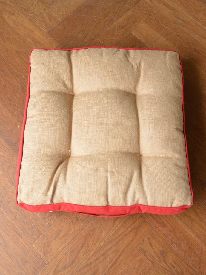 コントワールドファミーユのクッション