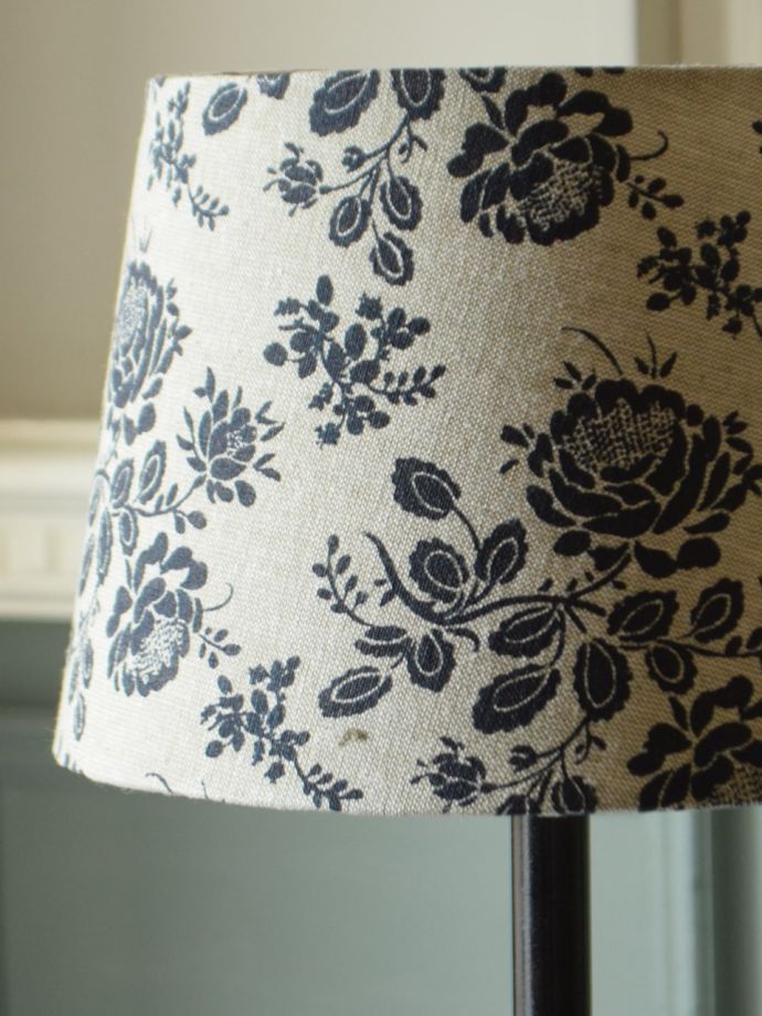 コントワールドファミーユの照明