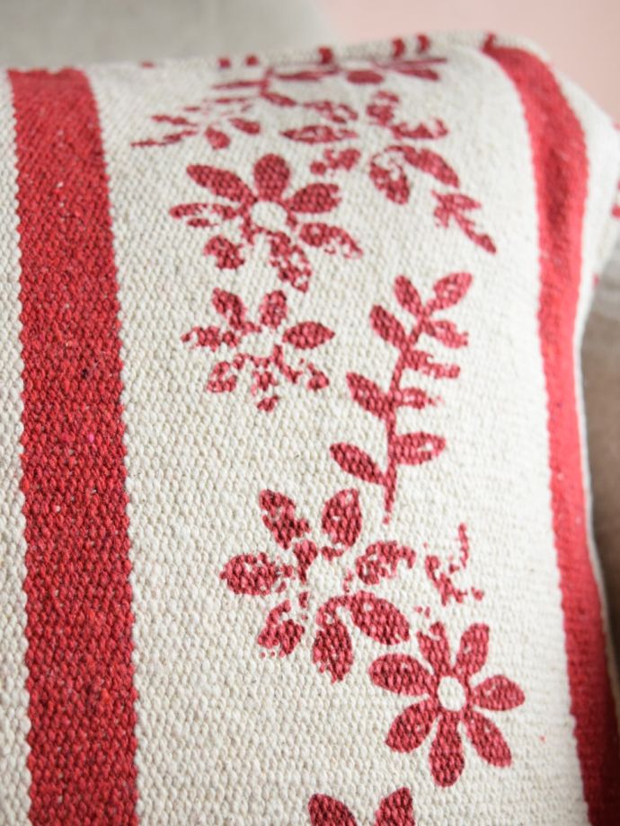 フランスのおしゃれなクッション