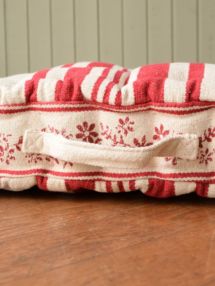 おしゃれなクッションの持ち手