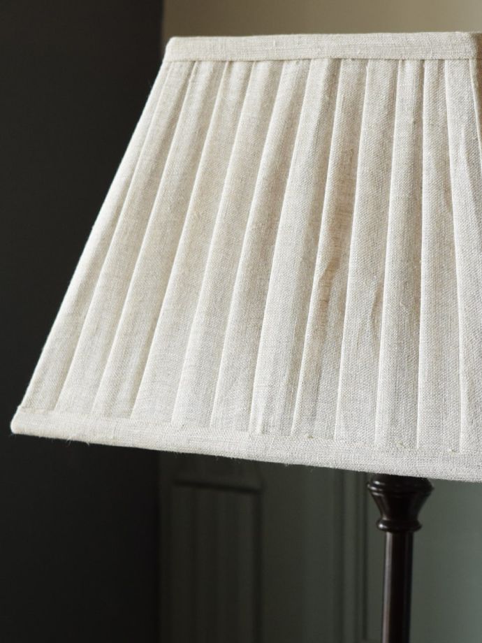 コントワールドファミーユの照明