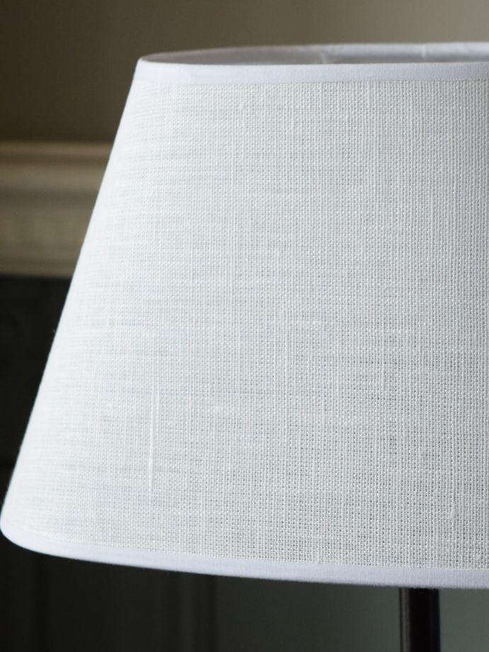 コントワールドファミーユの照明