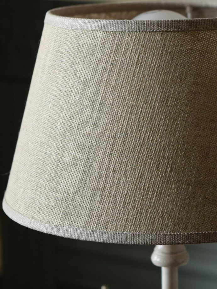 コントワールドファミーユの照明