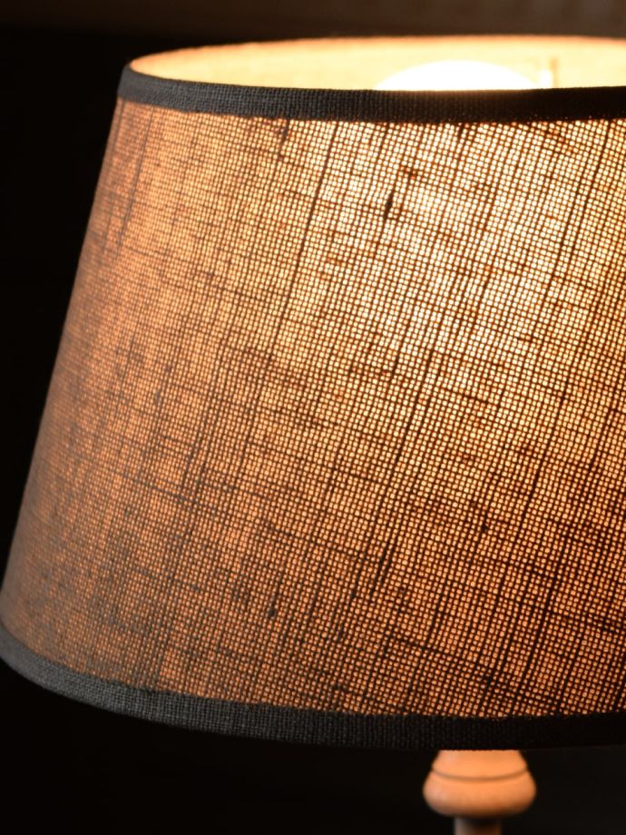 テーブルランプのオシャレなシェード