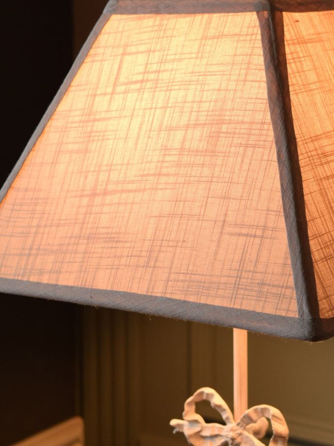 テーブルランプのオシャレなシェード