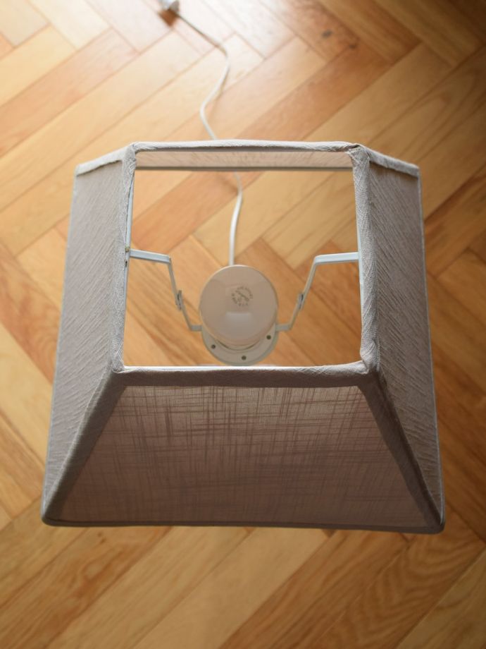 ホルダータイプのシェードです。