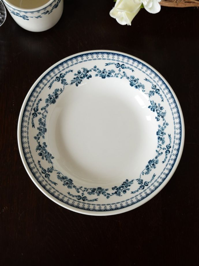 コントワールドファミーユの食器