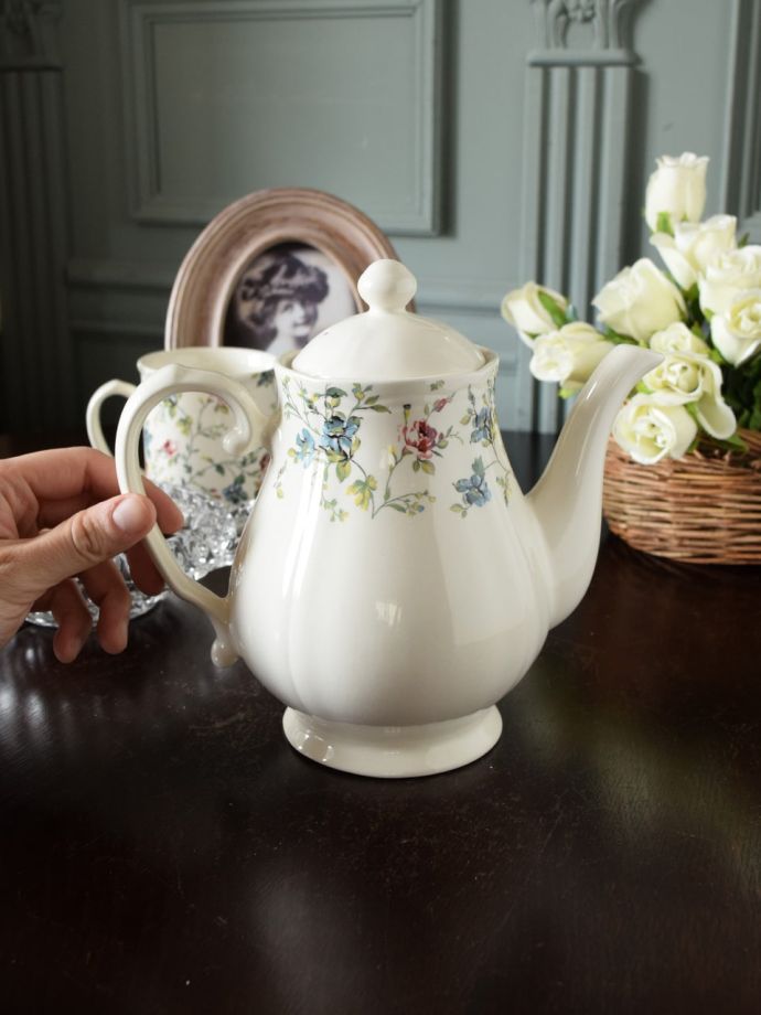 コントワールドファミーユの食器