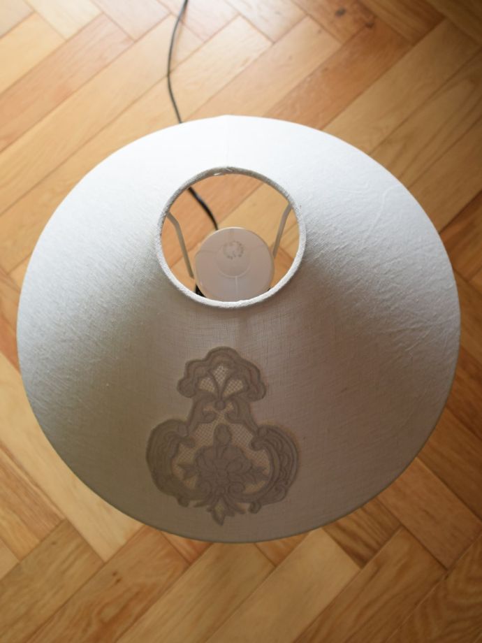 ホルダータイプのシェードです。