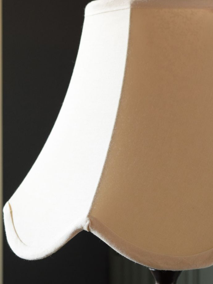 コントワールドファミーユの照明