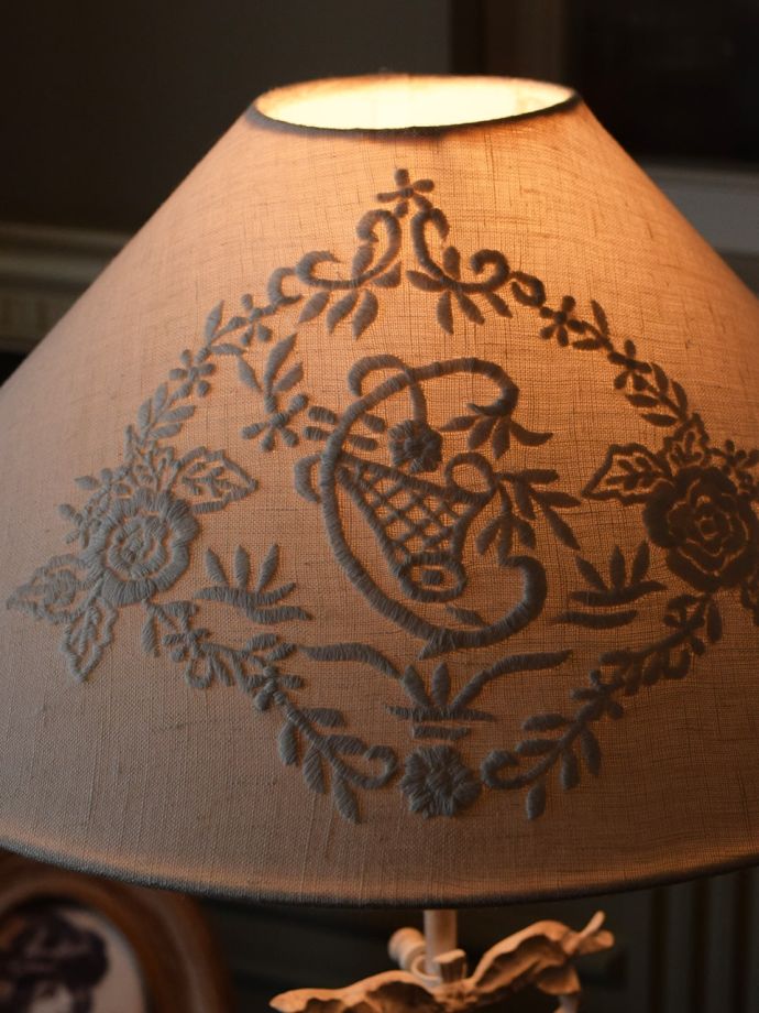 テーブルランプのオシャレなシェード