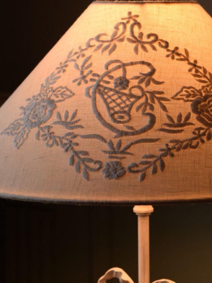 テーブルランプのオシャレなシェード