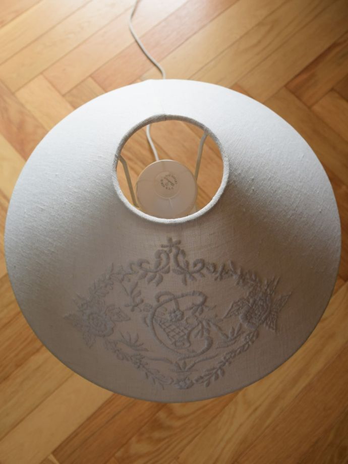 ホルダータイプのシェードです。