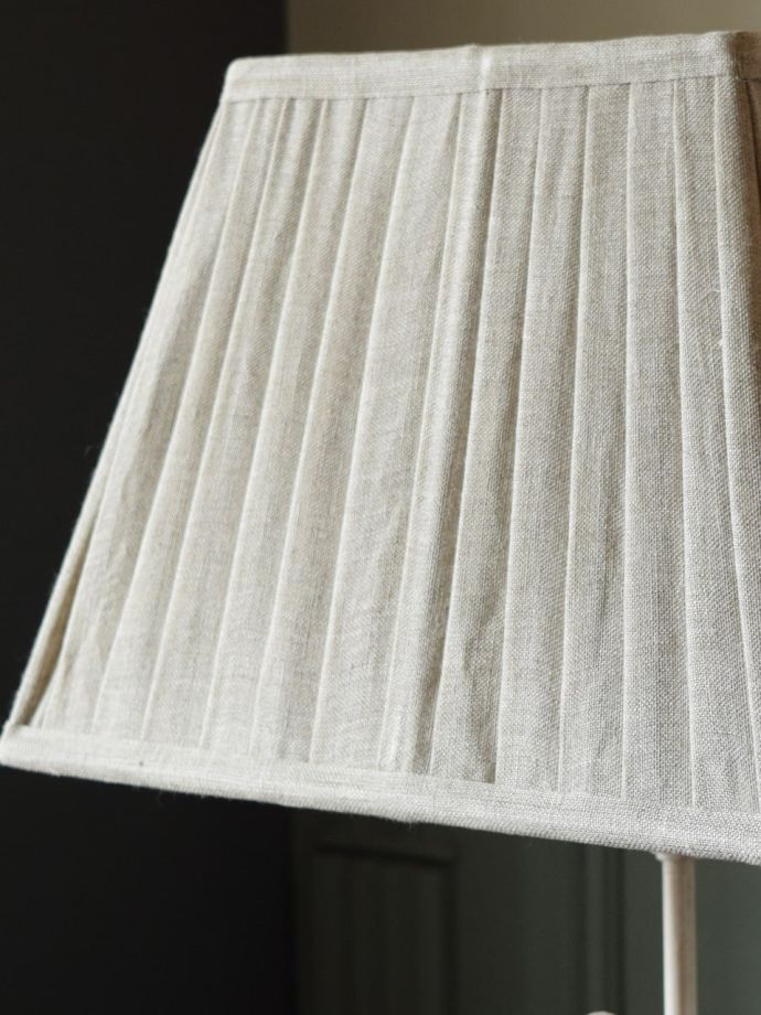 コントワールドファミーユの照明