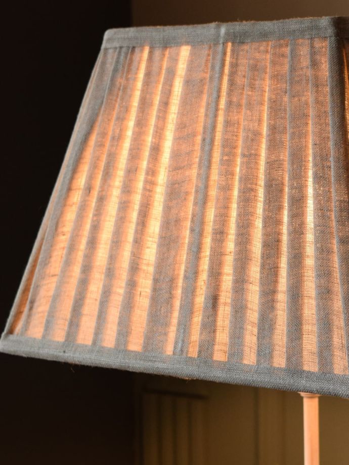 テーブルランプのオシャレなシェード