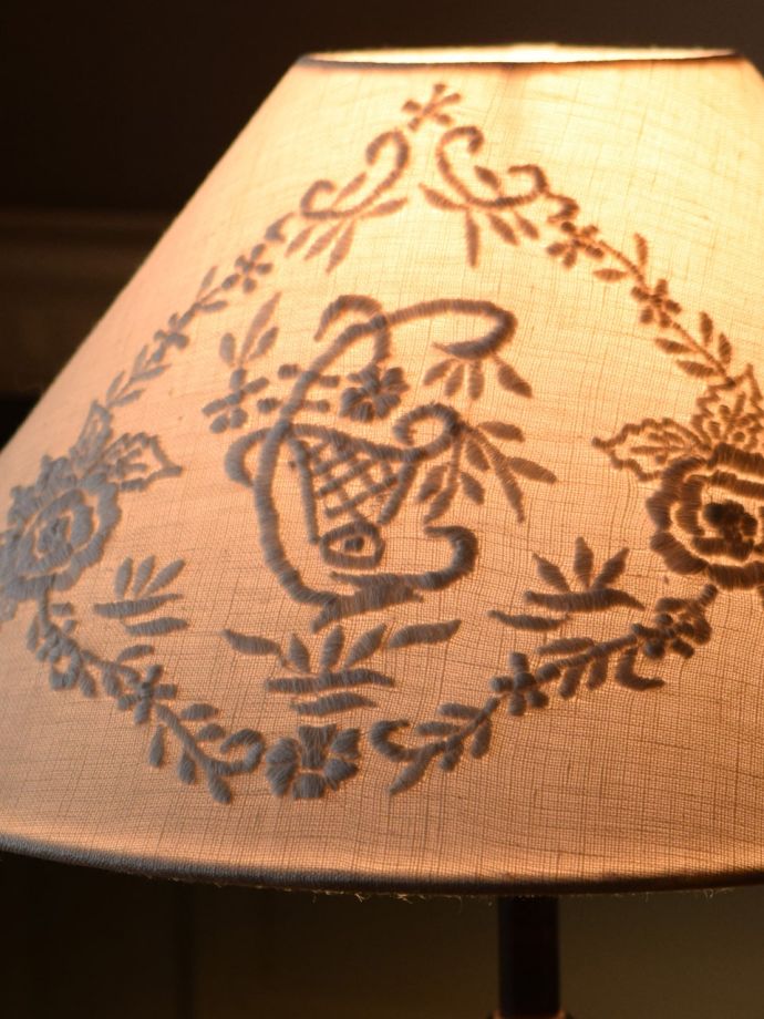 テーブルランプのオシャレなシェード