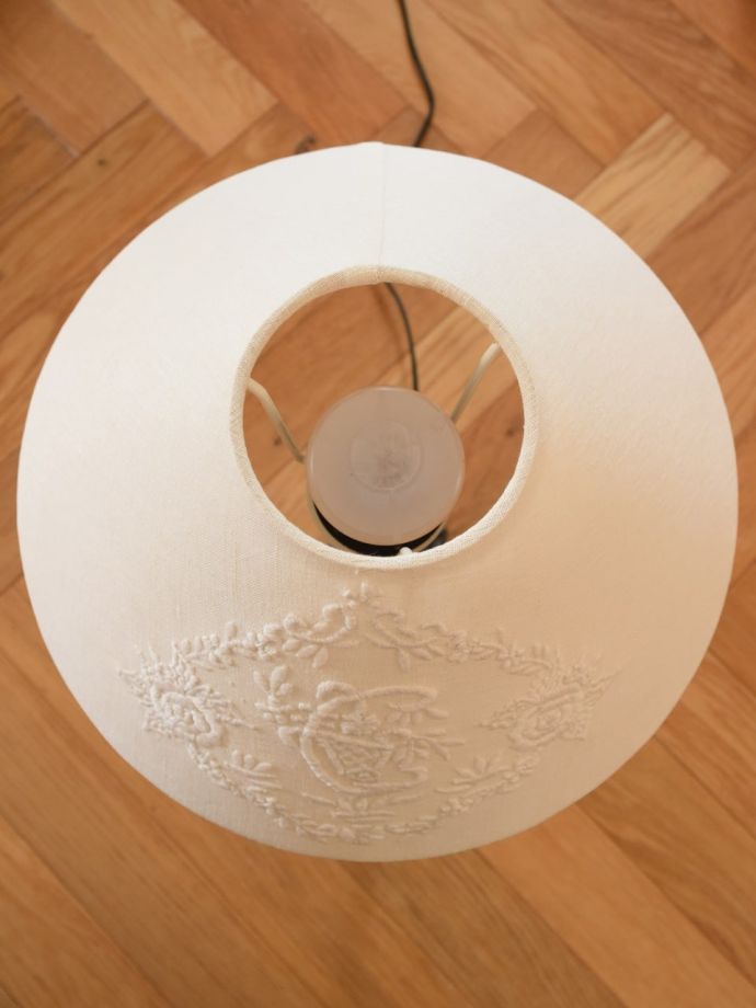 ホルダータイプのシェードです。