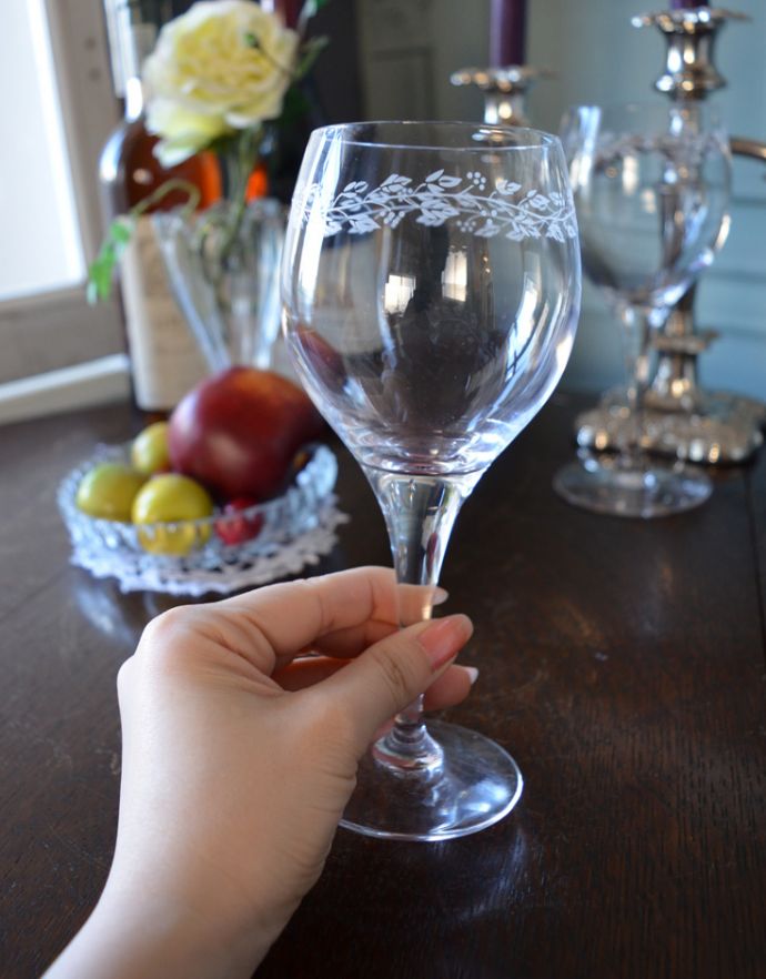 コントワールドファミーユ　インテリア雑貨　コントワール・ド・ファミーユのワイングラス（シンフォニー）。飲み物がたっぷり入るグラス。(cf-207)