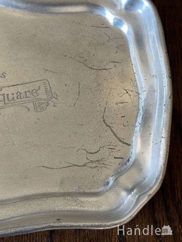 アンティーク加工のトレイ