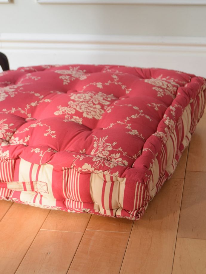 フランスのおしゃれなクッション